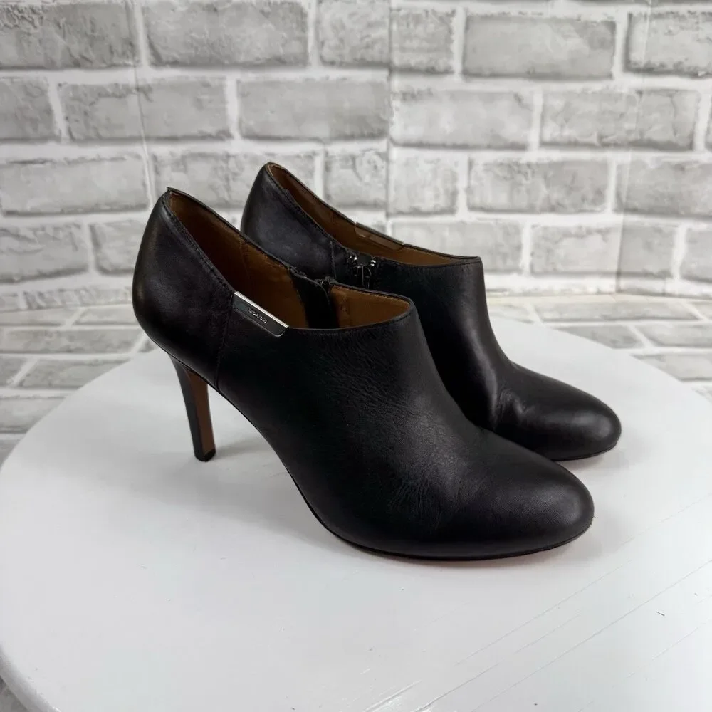 Coach Seneca Women's Size 8.5 Black Leather Heeled Ankle Round Toe Booties